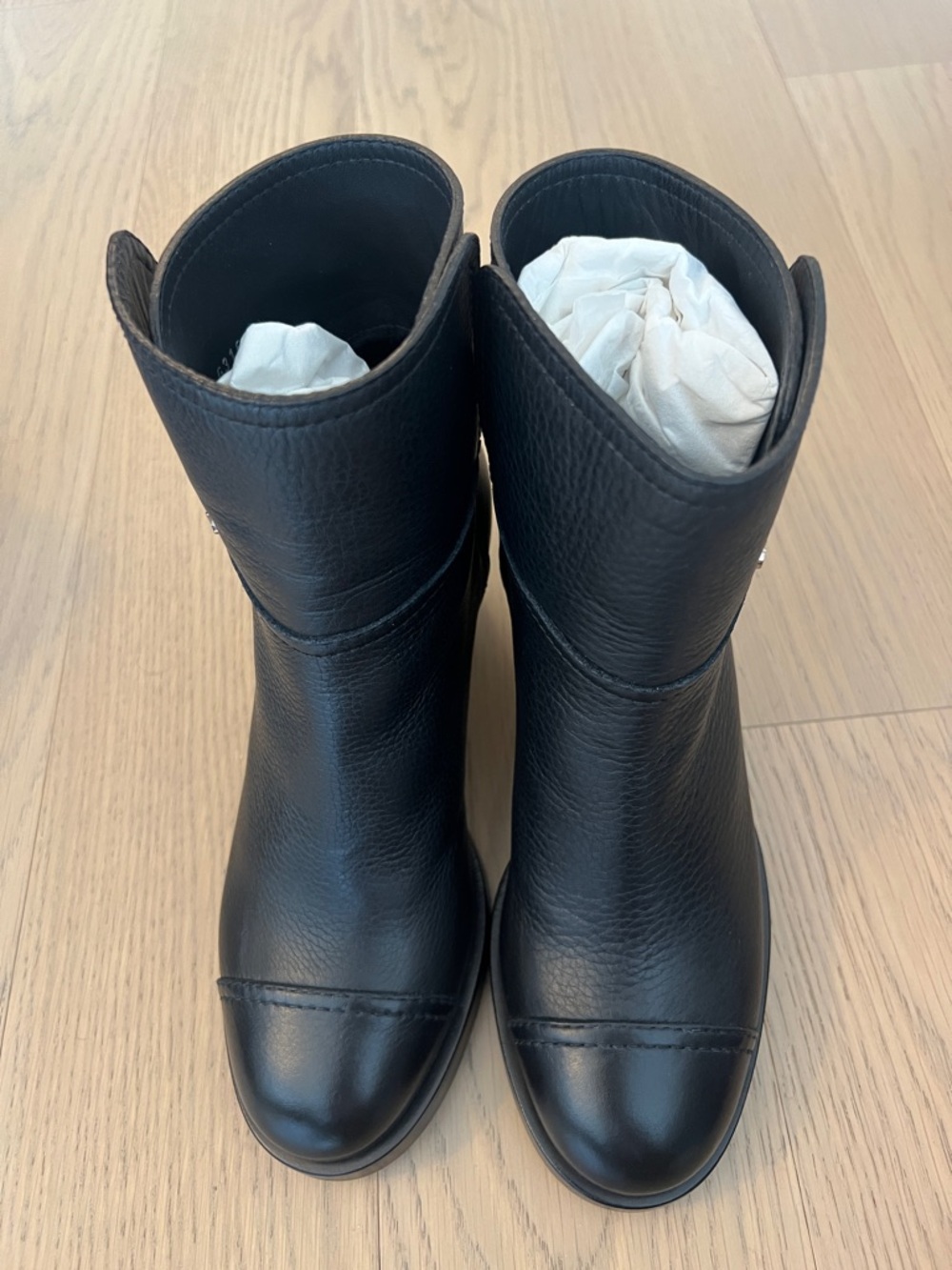 Chanel Black Leather Short Slip-On Booties with Block
Heel - Size EU 38 (US 7) - Picture 4 of 15